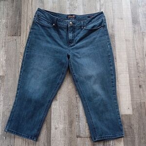 PERFECT! Seven7 Skinny Crop Jeans 14